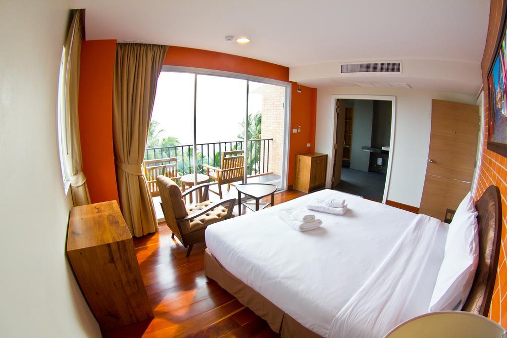 Hotel Coasta Bangsaen Si Racha Habitación foto
