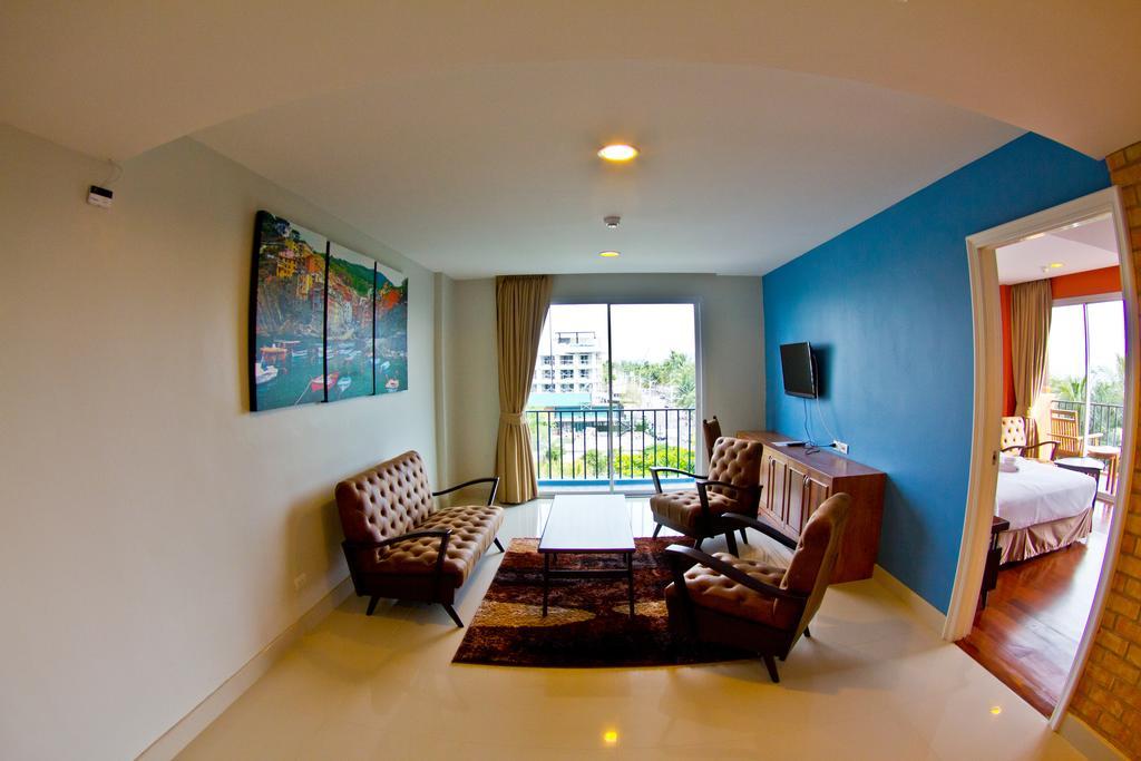 Hotel Coasta Bangsaen Si Racha Habitación foto