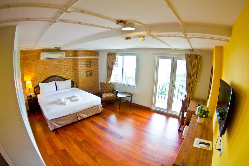 Hotel Coasta Bangsaen Si Racha Habitación foto