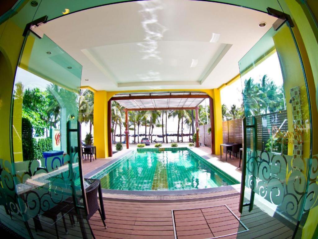 Hotel Coasta Bangsaen Si Racha Exterior foto