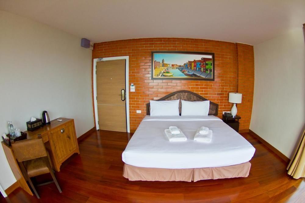 Hotel Coasta Bangsaen Si Racha Exterior foto