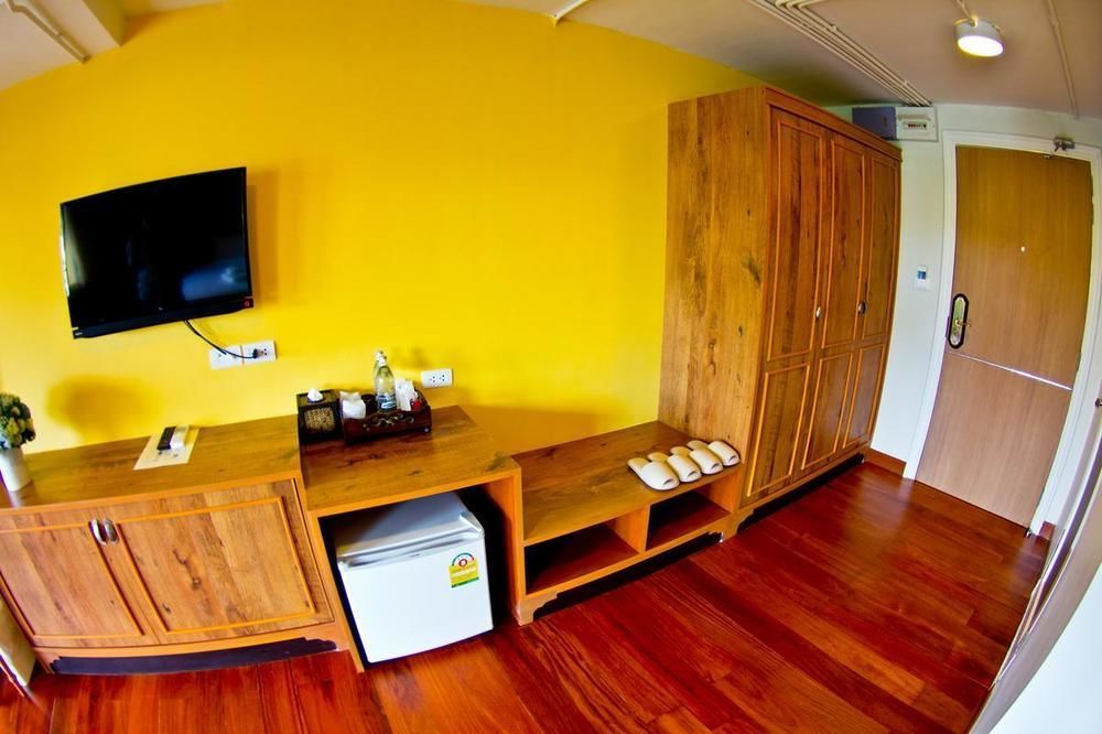 Hotel Coasta Bangsaen Si Racha Exterior foto